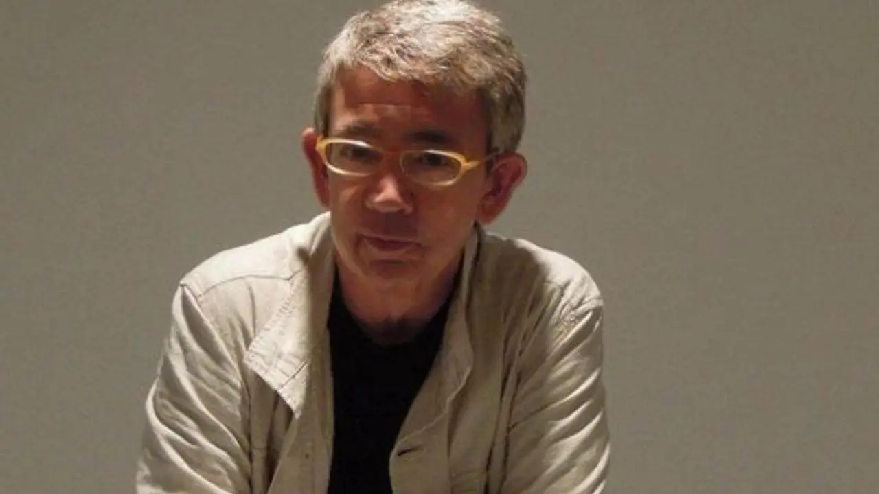 El escritor y periodista Guillermo Busutil ha sido galardonado con el Premio Nacional de Periodismo Cultural 2021,