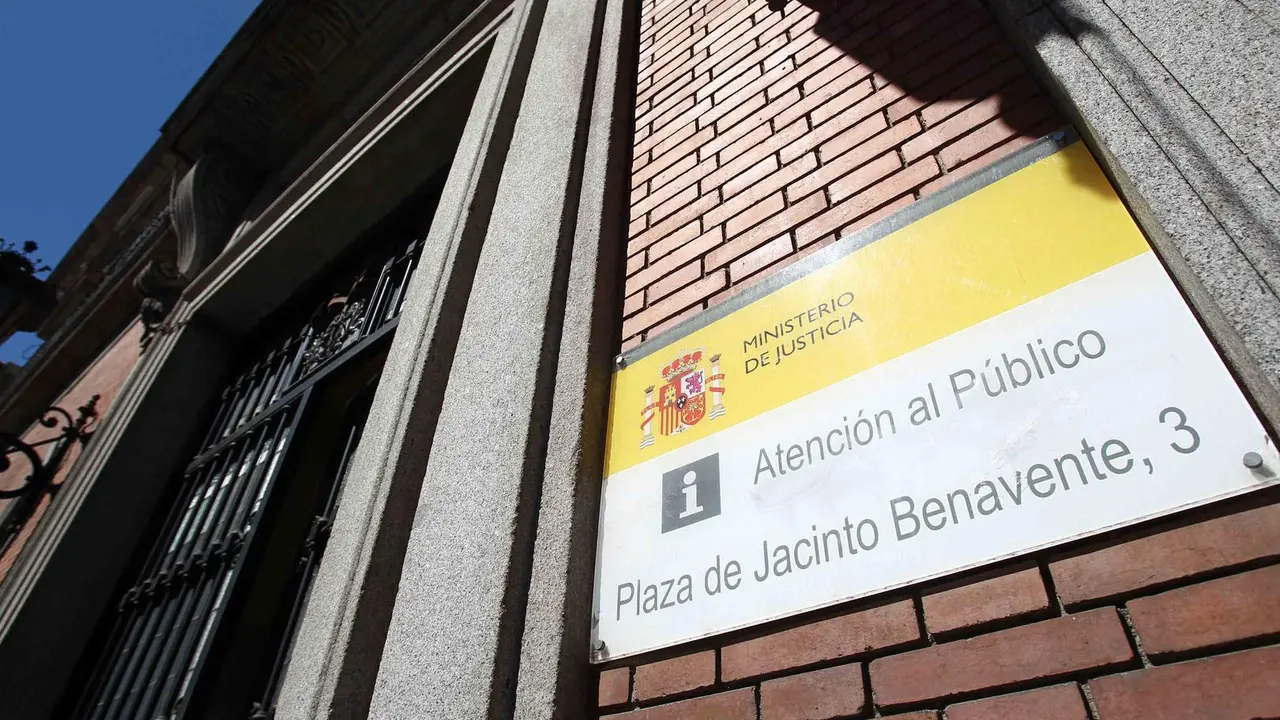 Archivo - Fachada del Ministerio de Justicia
