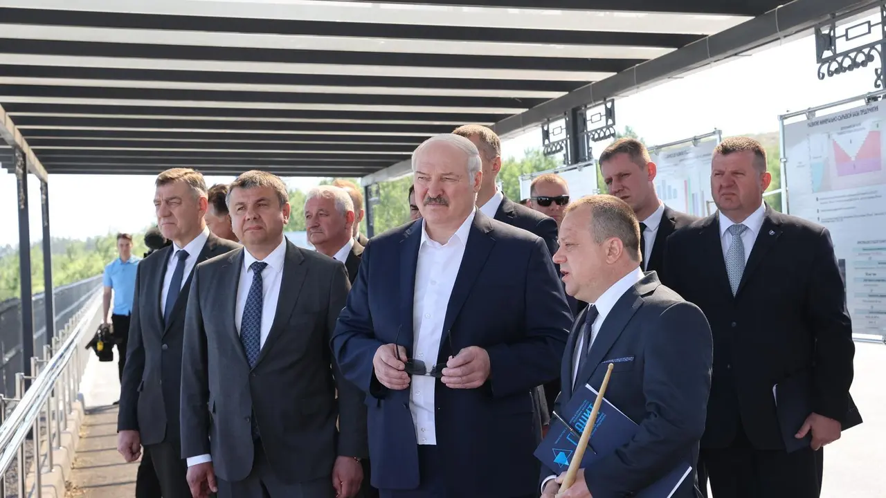 Alexander Lukashenko visita un proyecto