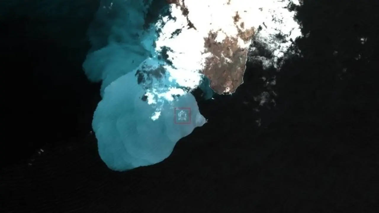 Archivo - La evoluci&oacute;n de la mancha volc&aacute;nica provocada por la erupci&oacute;n submarina en la isla de El Hierro durante el pasado a&ntilde;o 2018
