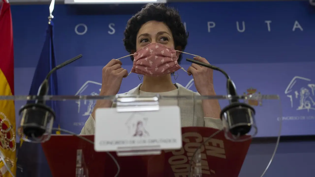 La portavoz parlamentaria de Unidas Podemos, Aina Vidal, interviene en una rueda de prensa anterior a una Junta de Portavoces, a 8 de junio de 2021, en la Sala Constitucional del Congreso de los Diputados, Madrid, (Espa&ntilde;a).