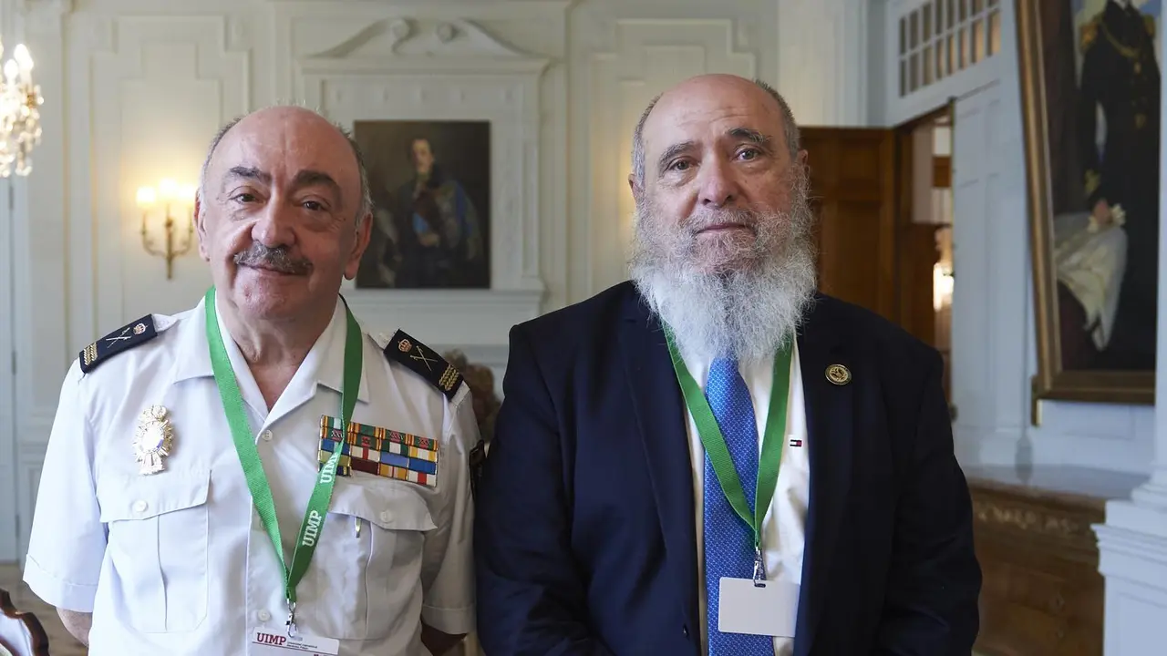 22/6/21  SANTANDER
XIV Encuentro Polic&iacute;a Cient&iacute;fica: &iquest;existe el crimen perfecto?
UIMP

Pedro Luis M&eacute;lida, comisario general Polic&iacute;a Cient&iacute;fica y Miguel Cecilio Botella L&oacute;pez catedr&aacute;tico de Antropolog&iacute;a. Universidad de Granada Presidente de la Sociedad Espa&ntilde;ola de Antropolog&iacute;a F&iacute;sica

FOTO: JUAN MANUEL SERRANO ARCE 

