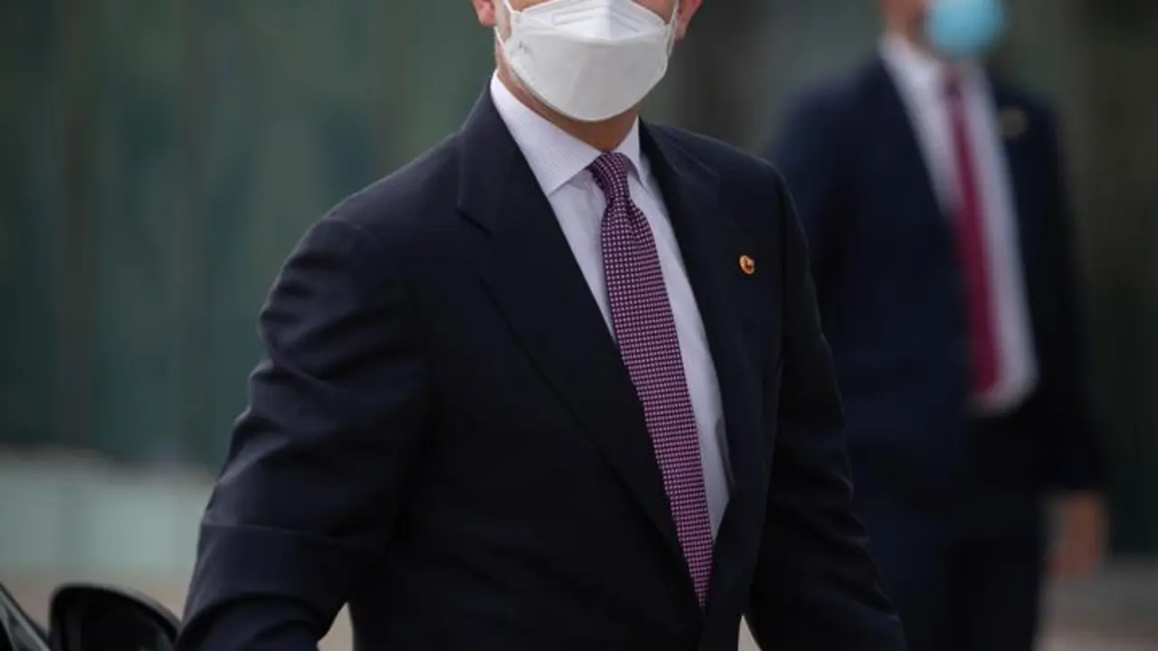 El Rey Felipe VI, a su llegada al W Barcelona para asistir a una cena inaugural de la XXXVI reuni&oacute;n anual del Cercle D'Econom&iacute;a, a 16 de junio de 2021
