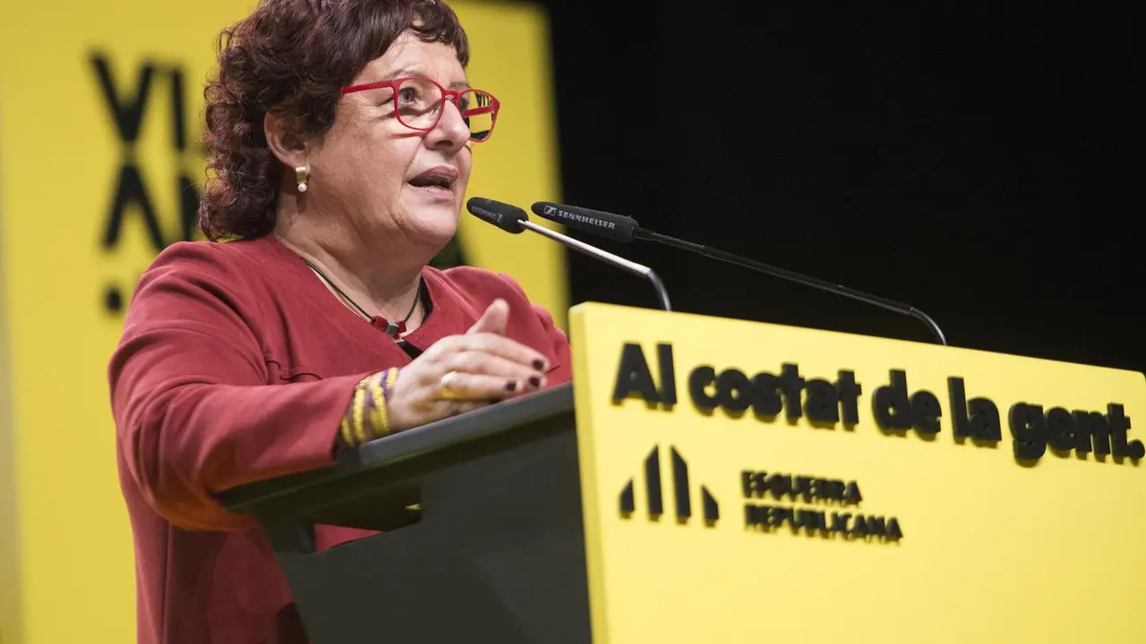 Archivo - La exconsellera Dolors Bassa interviene durante un acto central de campa&ntilde;a electoral en Girona, Catalu&ntilde;a (Espa&ntilde;a), a 7 de febrero de 2021. El partido ha decidido cambiar la localizaci&oacute;n del acto, de Barcelona a Gerona para atraer el voto que m&aacute;s
