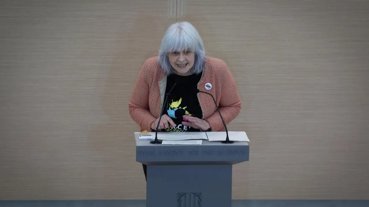 Archivo - La presidenta de la CUP en el Parlament, Dolors Sabater interviene durante la primera sesi&oacute;n del debate de investidura a la presidencia de la Generalitat de Catalunya, en el Parlament, Barcelona, Catalu&ntilde;a, (Espa&ntilde;a), a 26 de marzo de 2021