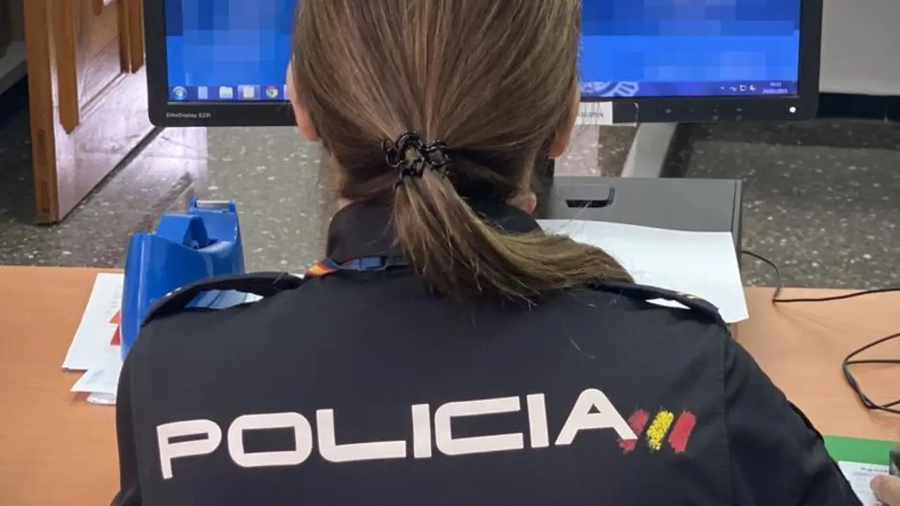 Agente de la Polic&iacute;a Nacional