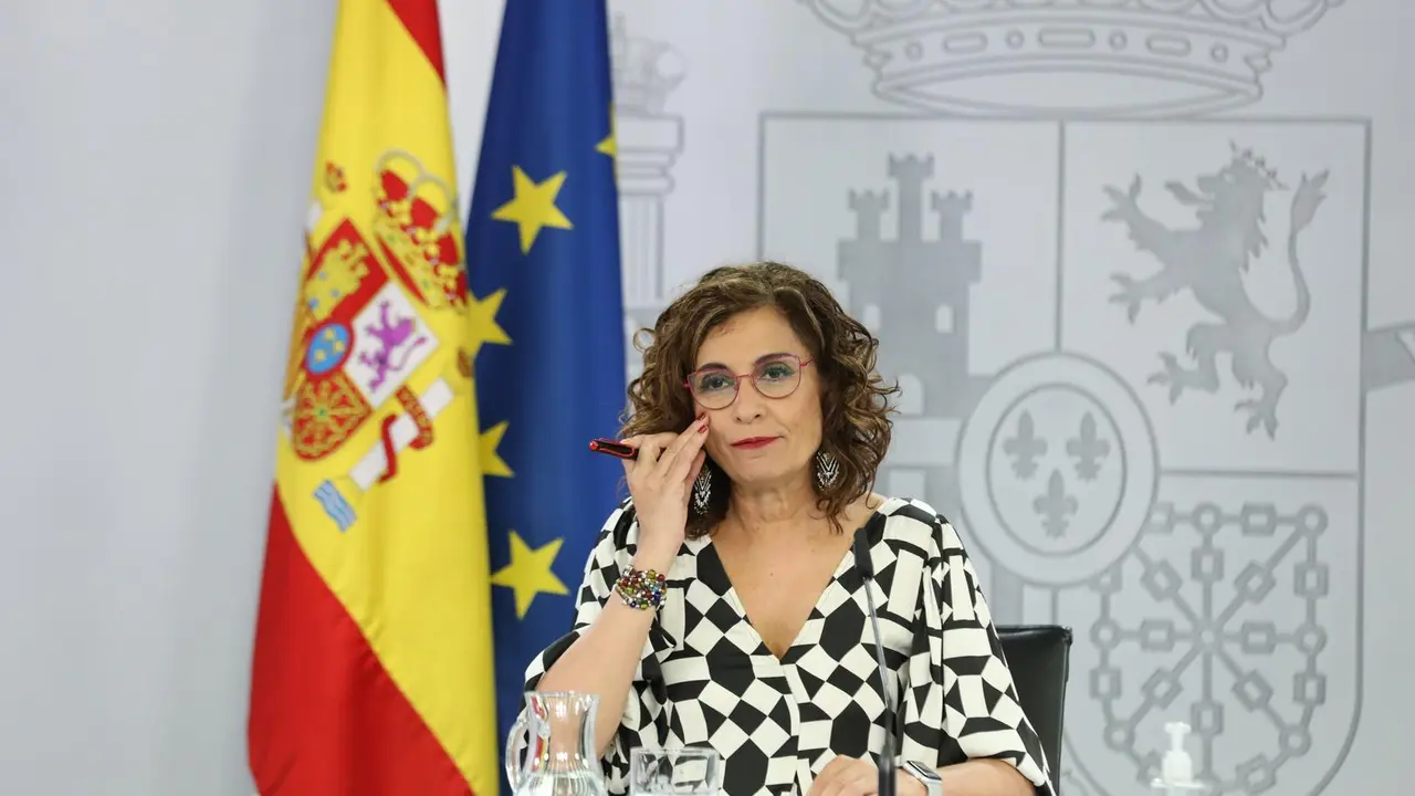 La ministra portavoz, Mar&iacute;a Jes&uacute;s Montero, comparece en r ueda de prensa tras la celebraci&oacute;n del Consejo de Ministros en el que se han aprobado los indultos a los presos independentistas en prisi&oacute;n, a 22 de junio de 2021, en Madrid (Espa&ntilde;a).