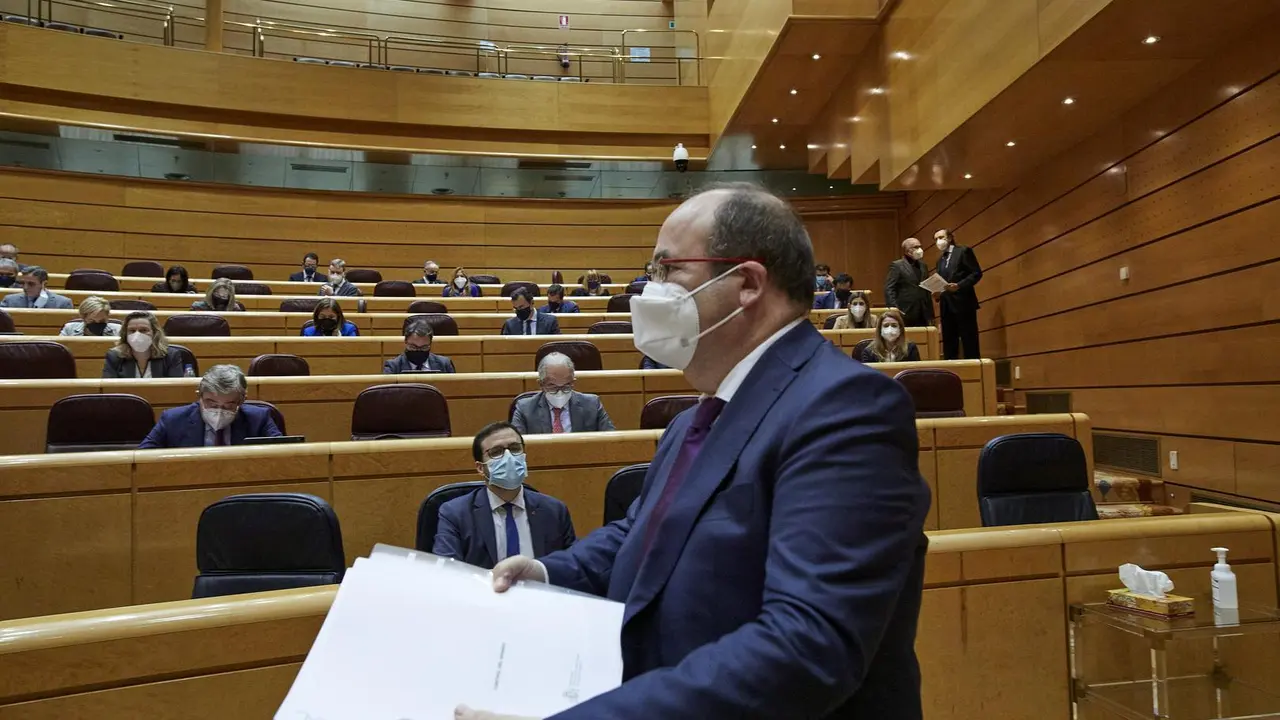 Archivo - El ministro de Pol&iacute;tica Territorial, Miquel Iceta a su llegada a una sesi&oacute;n de control al Gobierno en el Senado, en Madrid (Espa&ntilde;a), a 2 de febrero de 2021. Durante el pleno, el Ejecutivo se enfrenta esta vez a preguntas relacionadas con la nuev