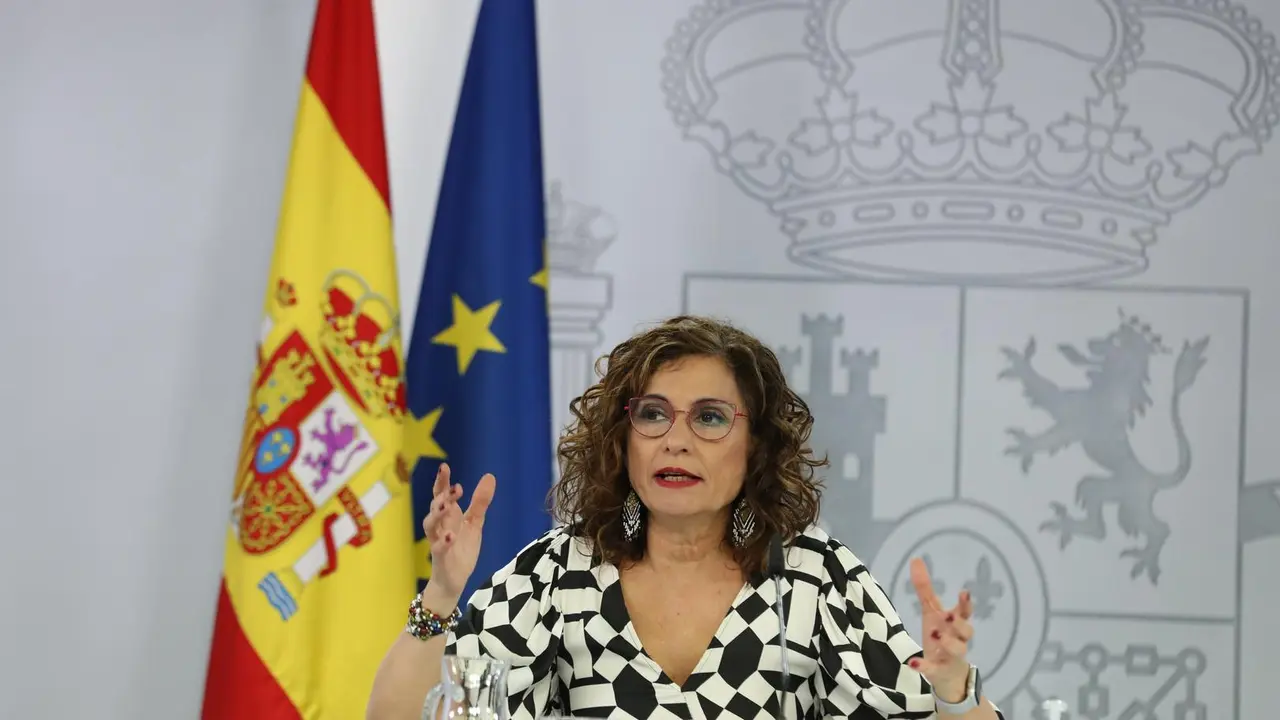 La ministra portavoz, Mar&iacute;a Jes&uacute;s Montero, comparece en r ueda de prensa tras la celebraci&oacute;n del Consejo de Ministros en el que se han aprobado los indultos a los presos independentistas en prisi&oacute;n, a 22 de junio de 2021, en Madrid (Espa&ntilde;a).