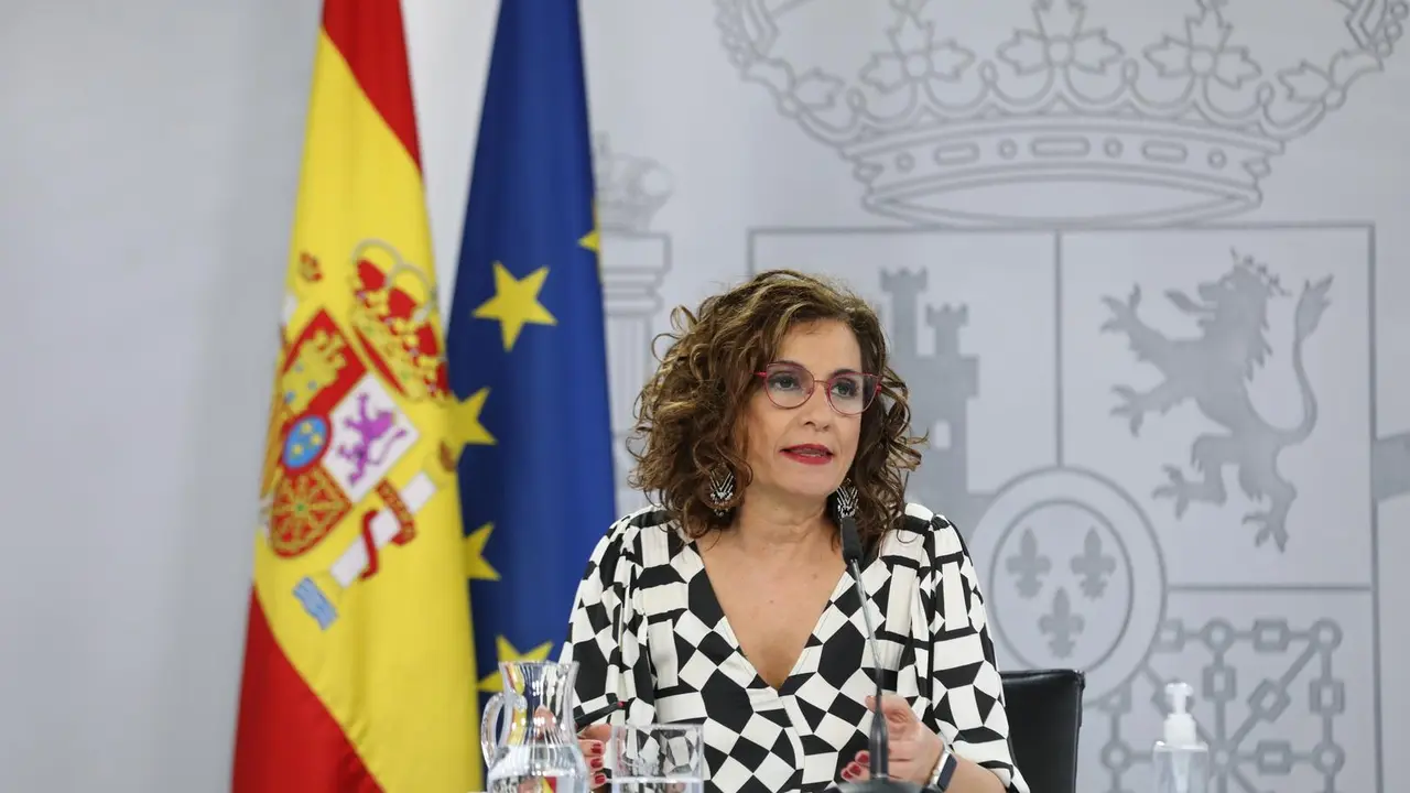 La ministra portavoz, Mar&iacute;a Jes&uacute;s Montero, comparece en r ueda de prensa tras la celebraci&oacute;n del Consejo de Ministros en el que se han aprobado los indultos a los presos independentistas en prisi&oacute;n, a 22 de junio de 2021, en Madrid (Espa&ntilde;a). El Consejo de