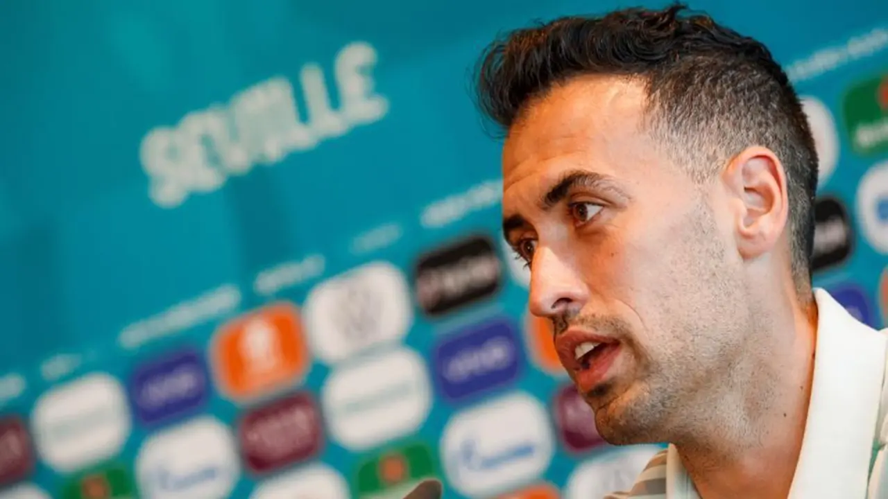 El centrocampista de la selecci&oacute;n espa&ntilde;ola Sergio Busquets ofrece una rueda de prensa este martes en Sevilla, en la v&iacute;spera de su encuentro del grupo E de la Eurocopa 2020 ante Eslovaquia. EFE/ Pablo Garc&iacute;a / RFEF S&Oacute;LO USO EDITORIAL / S&Oacute;LO DISPONIBLE PARA ILUSTRAR LA NOTICIA QUE ACOMPA&Ntilde;A (CR&Eacute;DITO OBLIGATORIO)