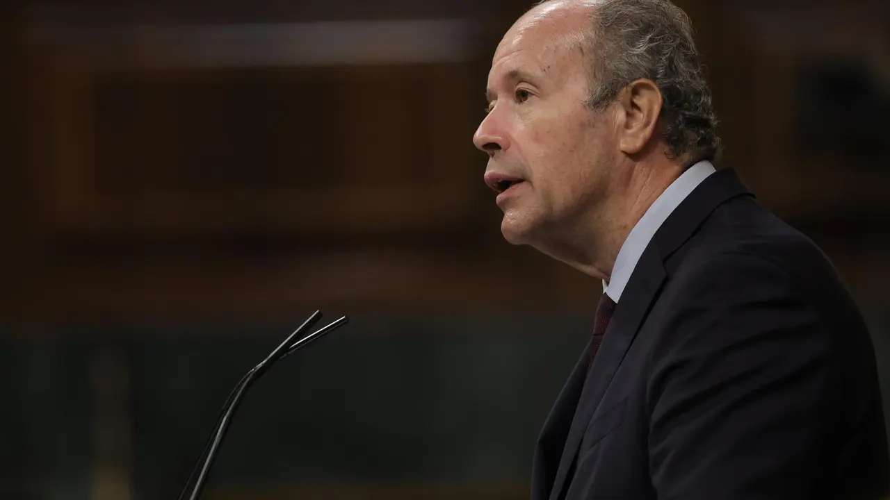 El ministro de Justicia, Juan Carlos Campo, interviene en una sesi&oacute;n de control al Gobierno, a 16 de junio de 2021, en el Congreso de los Diputados, Madrid, (Espa&ntilde;a). Esta sesi&oacute;n est&aacute; marcada nuevamente por los posibles indultos a los presos del proc&eacute;s po