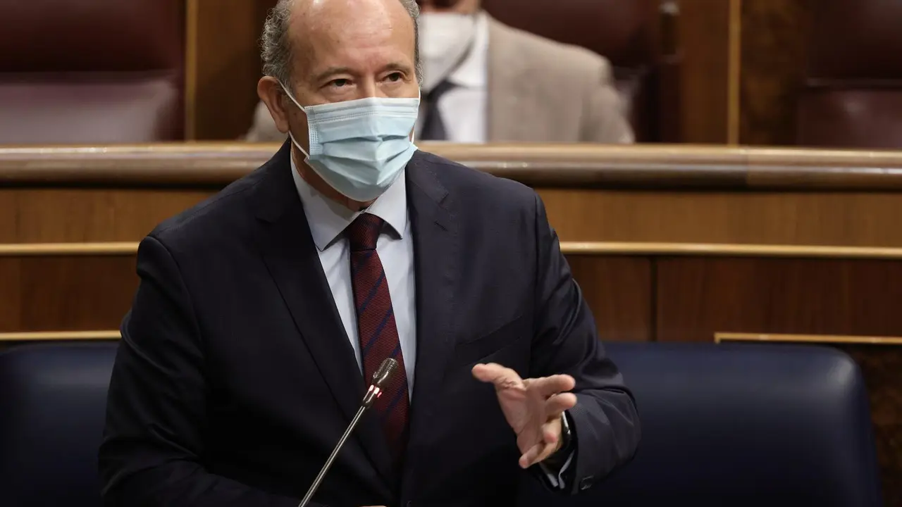 El ministro de Justicia, Juan Carlos Campo, interviene en la sesi&oacute;n de control.