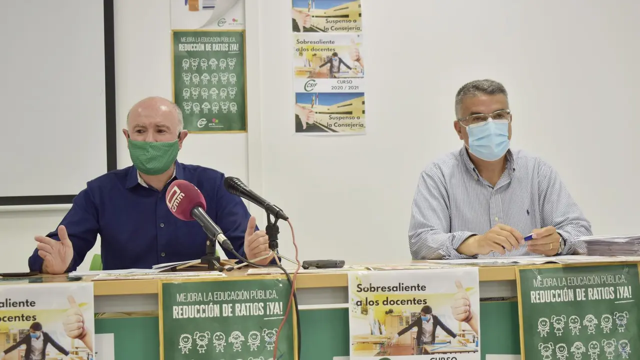 El presidente auton&oacute;mico de CSIF Educaci&oacute;n, Jos&eacute; Antonio Ranz, y el responsable de Educaci&oacute;n de CSIF Toledo, Enrique de la Rosa, en rueda de prensa.