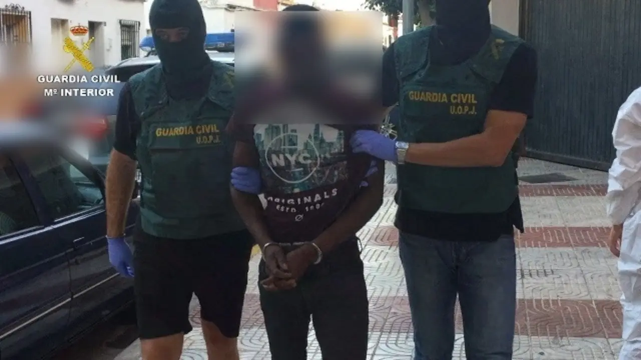 Archivo - La Guardia Civil, en el marco de la operaci&oacute;n 'DUMP', ha detenido a un hombre como presunto autor del homicidio de la mujer cuyo cad&aacute;ver fue encontrado el pasado 27 de septiembre en el vertedero de G&aacute;dor (Almer&iacute;a) cuando trataba de tomar un vuel