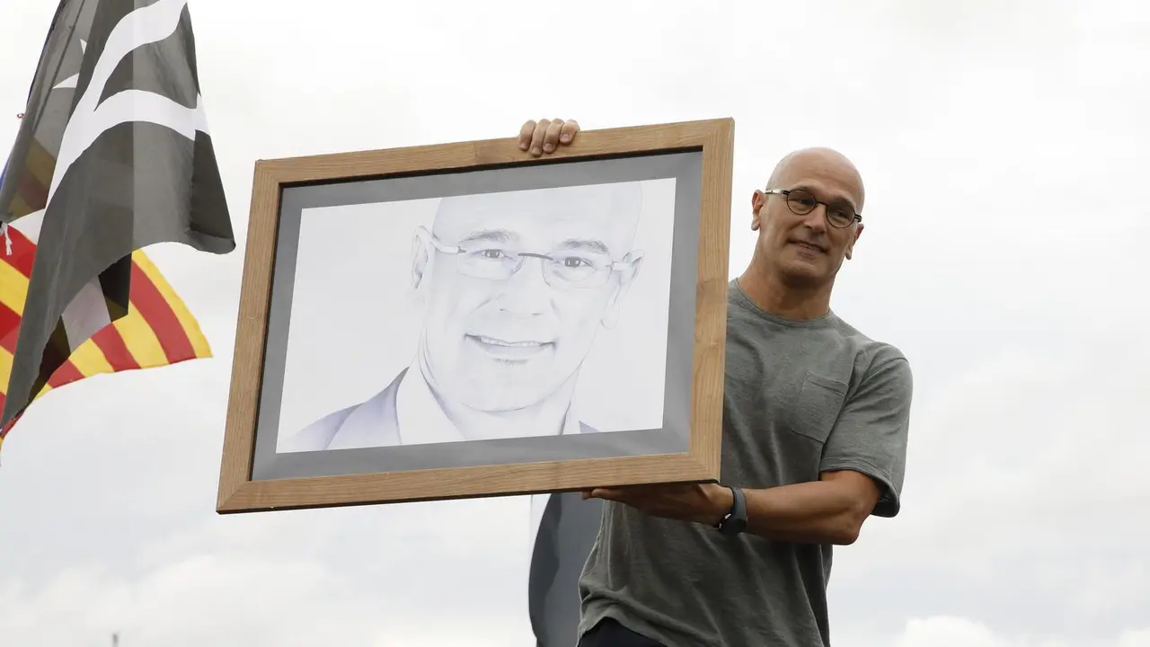 El exconseller y dirigente de ERC Ra&uuml;l Romeva sale de la c&aacute;rcel de Lledoners tras recibir el indulto.