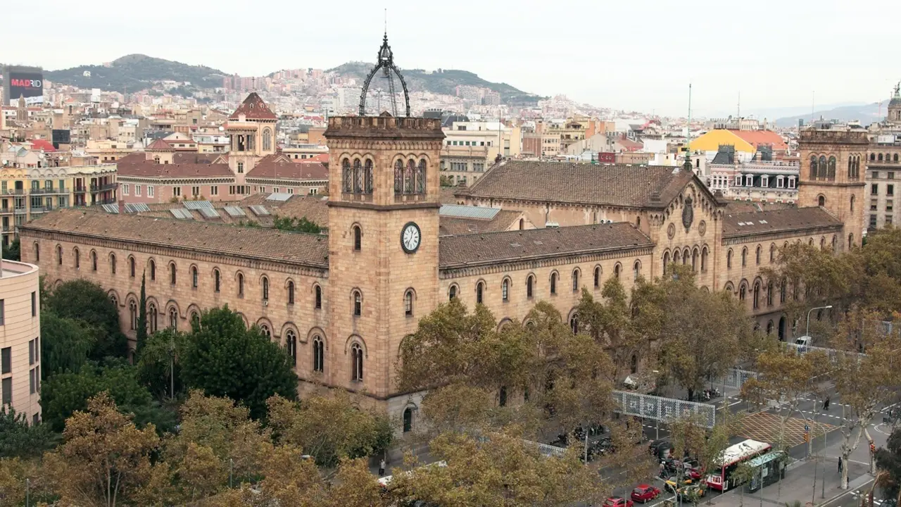 Archivo - Edificio hist&oacute;rico de la Universitat de Barcelona