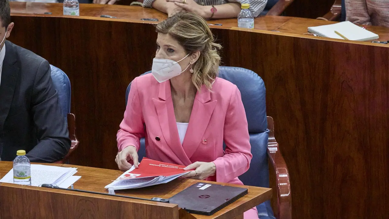 La portavoz del PSOE en la Asamblea de Madrid, Hana Jalloul, en la segunda sesi&oacute;n del pleno de investidura de la presidenta en funciones de la Comunidad y candidata a la reelecci&oacute;n, Isabel D&iacute;az Ayuso, a 18 de junio de 2021, en Madrid (Espa&ntilde;a). Los grupos 