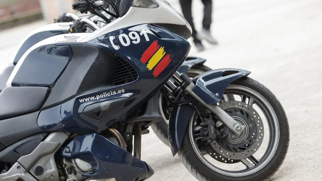 Archivo - Motos, moto de la Polic&iacute;a Nacional, Unidad de Prevenci&oacute;n y Reacci&oacute;n de la Polic&iacute;a Nacional (UPR), tel&eacute;fono 091