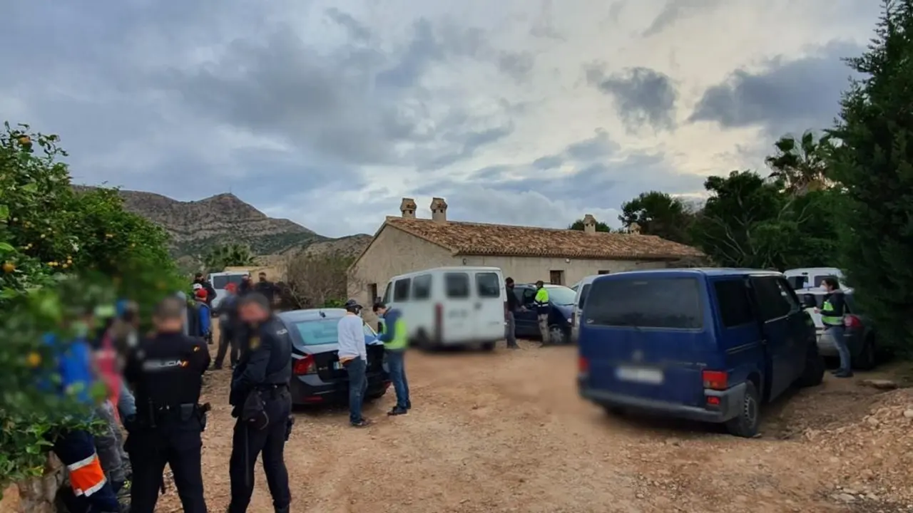 Polic&iacute;a Nacional inspecciona una finca agraria en Torrepacheco en la que se explotaba a los trabajadores extranjeros