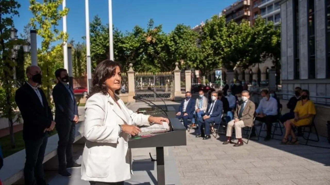 La presidenta del Gobierno de La Rioja, Concha Andreu, en el acto con alcaldes de m&aacute;s de 2.000 habitantes