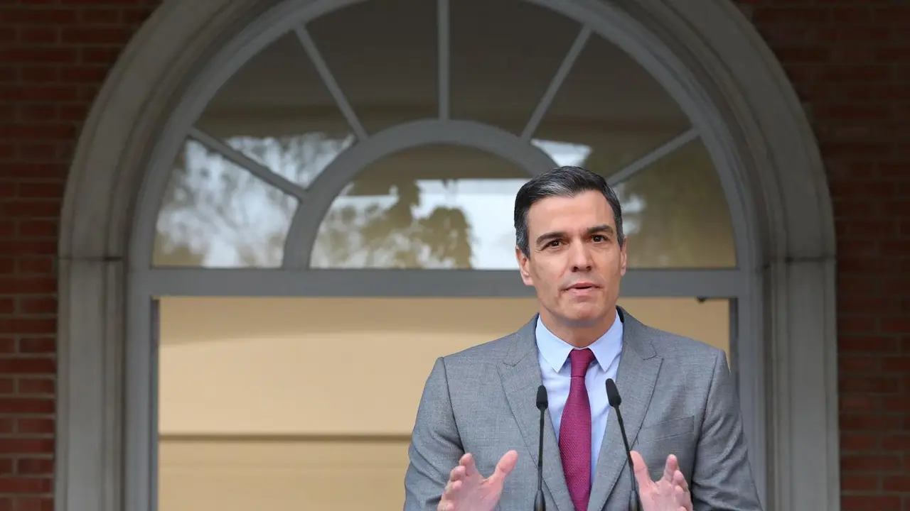 El presidente del Gobierno, Pedro S&aacute;nchez, realiza una declaraci&oacute;n institucional tras la celebraci&oacute;n del Consejo de Ministros en el que se han aprobado los indultos a los presos independentistas en prisi&oacute;n, a 22 de junio de 2021, en Madrid (Espa&ntilde;a)