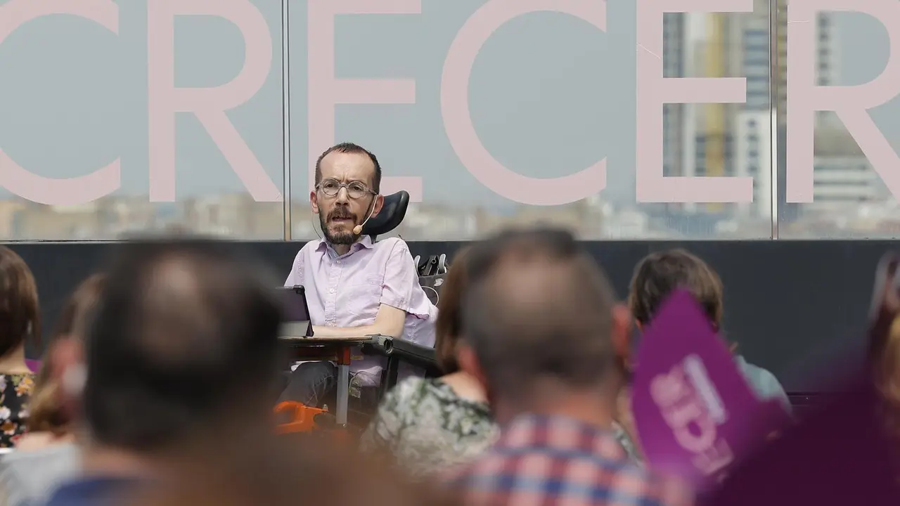 El portavoz de Unidas Podemos en el Congreso, Pablo Echenique, en el &uacute;ltimo acto de la campa&ntilde;a de la ministra de Derechos Sociales para liderar Podemos, a 11 de junio de 2021, en Zaragoza, Arag&oacute;n (Espa&ntilde;a). Con este acto, la ministra de Derechos Sociales c