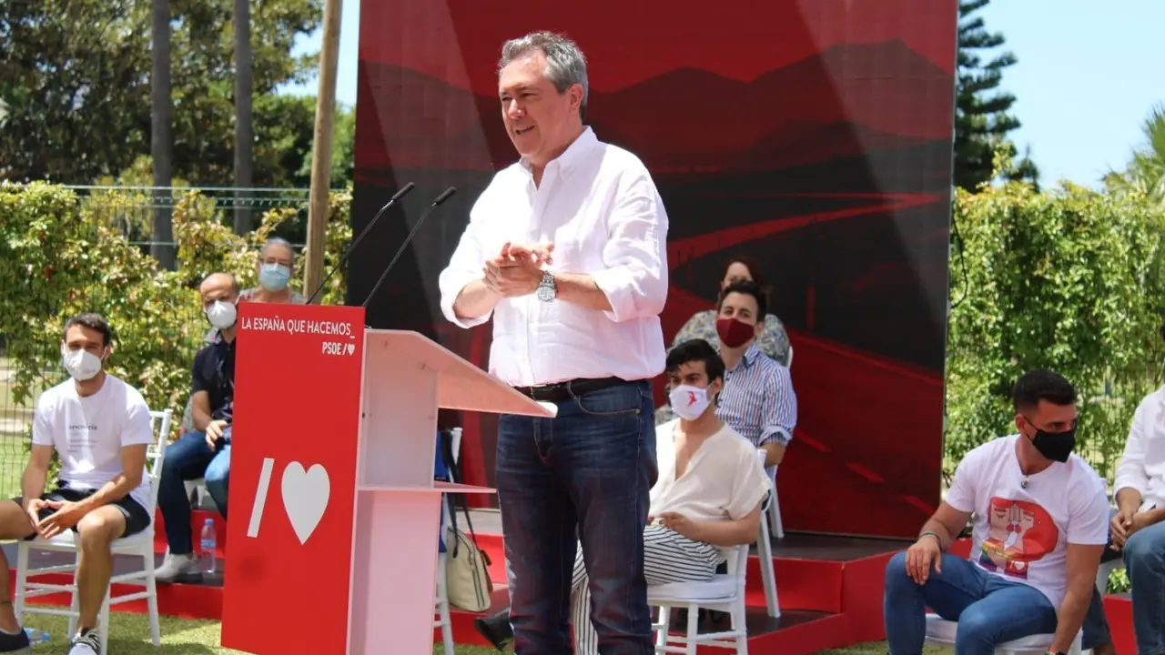 El alcalde de Sevilla y candidato del PSOE a la Presidencia de la Junta de Andaluc&iacute;a, Juan Espadas, en su intervenci&oacute;n en la jornada sobre el cap&iacute;tulo 'Nuevos Derechos y Libertades, Pol&iacute;ticas de Diversidad y Lgtbi', de la Ponencia Marco de PSOE