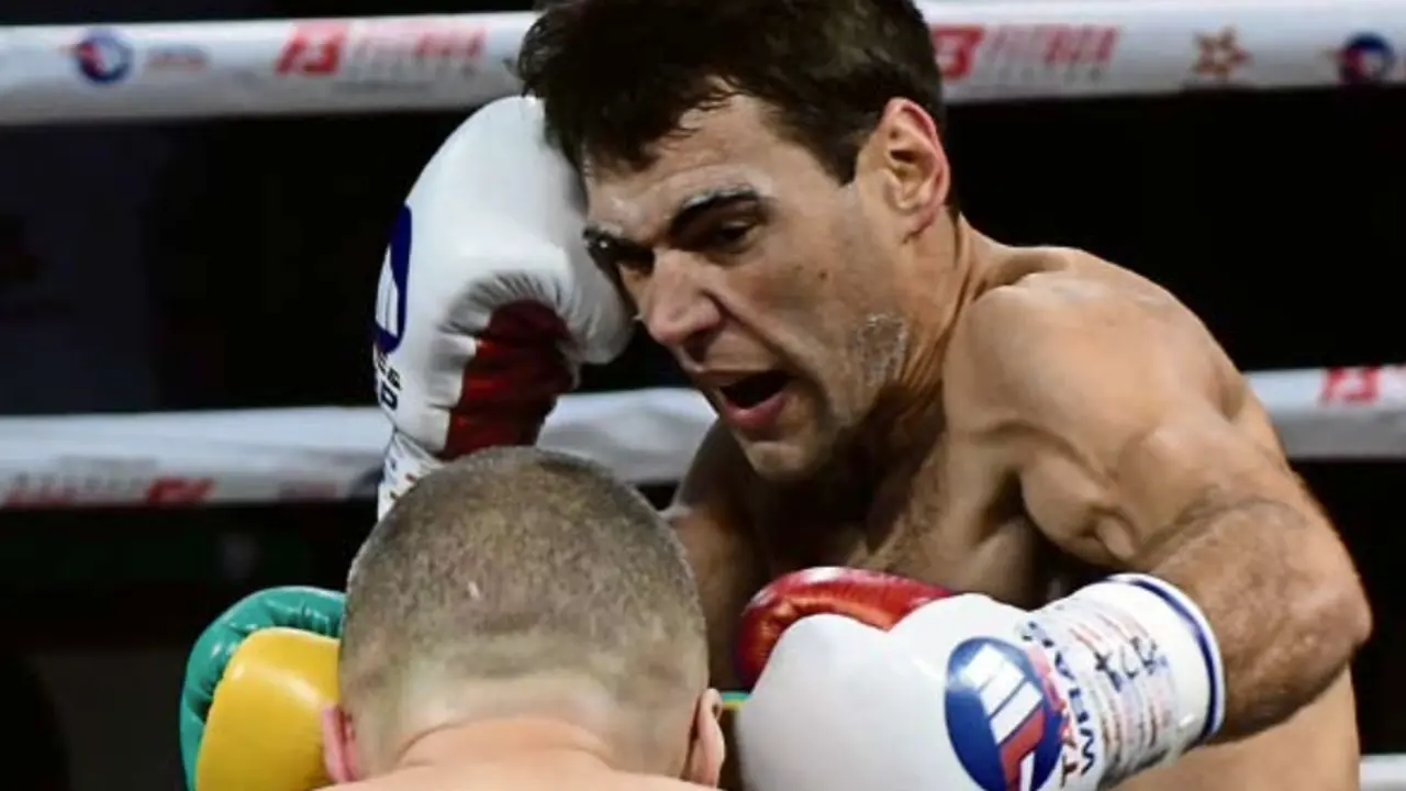 Sergio Garc&iacute;a, en su &uacute;ltimo combate ante Trenet, que gan&oacute; por KO. / hardy