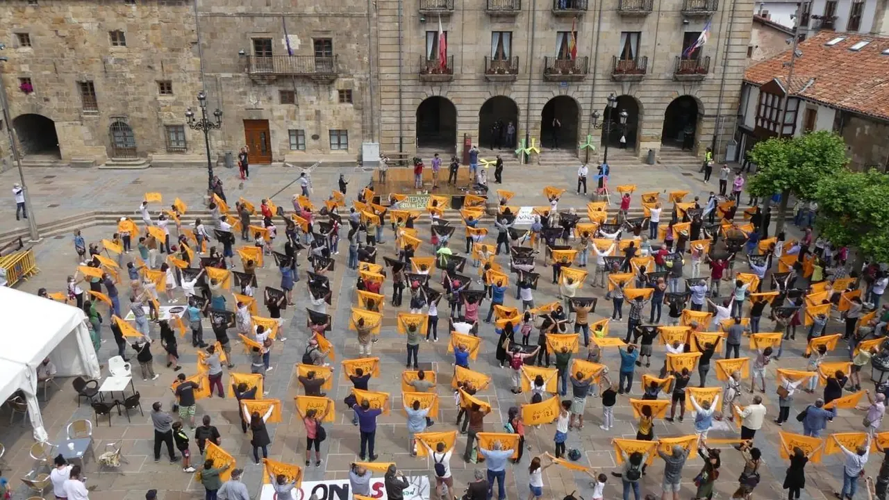 Concentraci&oacute;n contra los parques e&oacute;licos.