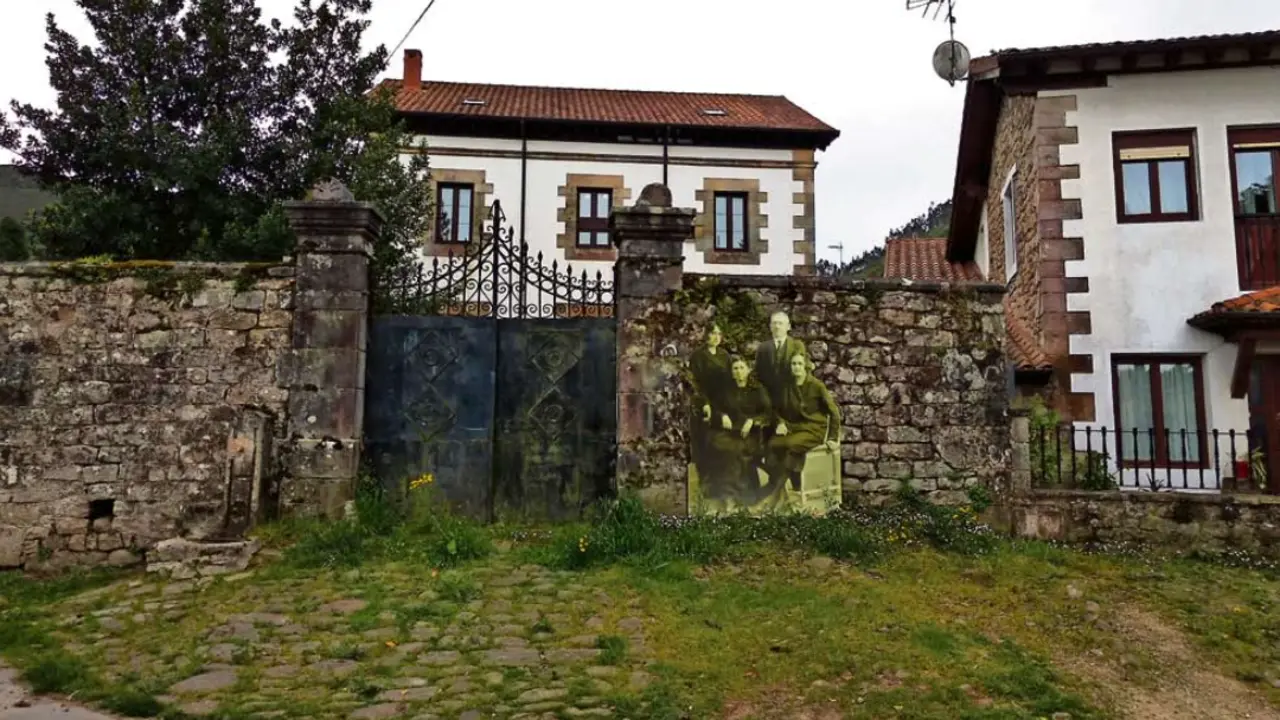 Conjunto de casas en Herrera de Ibio. / Saja