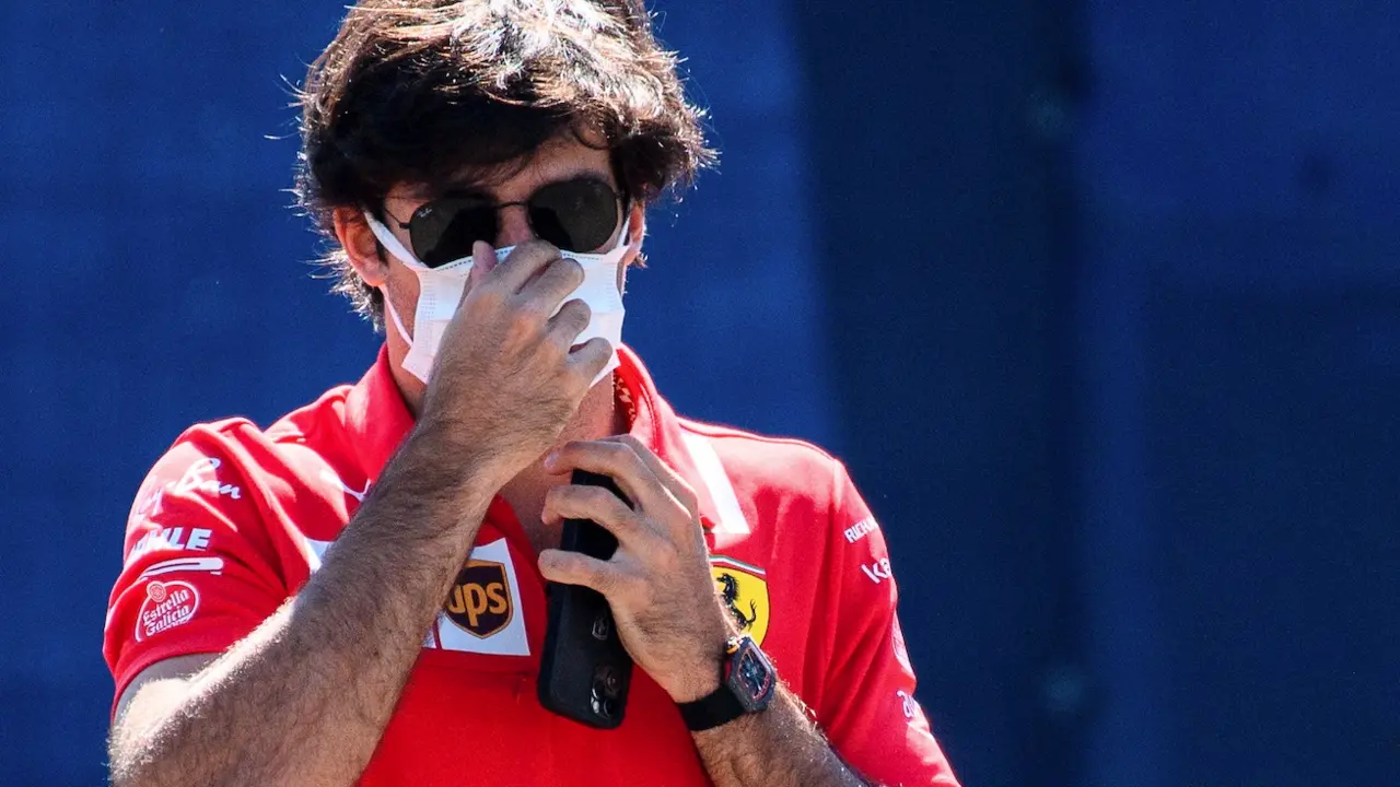 Spanish Formula One driver Carlos Sainz of Scuderia Ferrari arrives for the third practice session of the Formula One Grand Prix of Styria at the Red Bull Ring in Spielberg, Austria, 26 June 2021. The 2021 Formula One Grand Prix of Styria will take place on 27 June. (F&oacute;rmula Uno) EFE/EPA/CHRISTIAN BRUNA