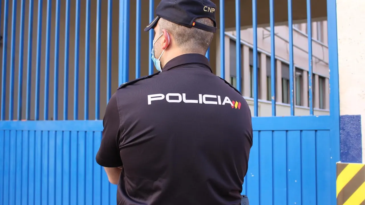 Agente de la Polic&iacute;a Nacional