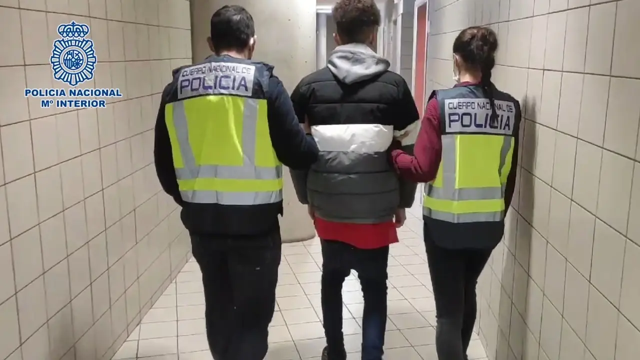 Archivo - La Polic&iacute;a Nacional detiene a once miembros de la banda latina Forty Two