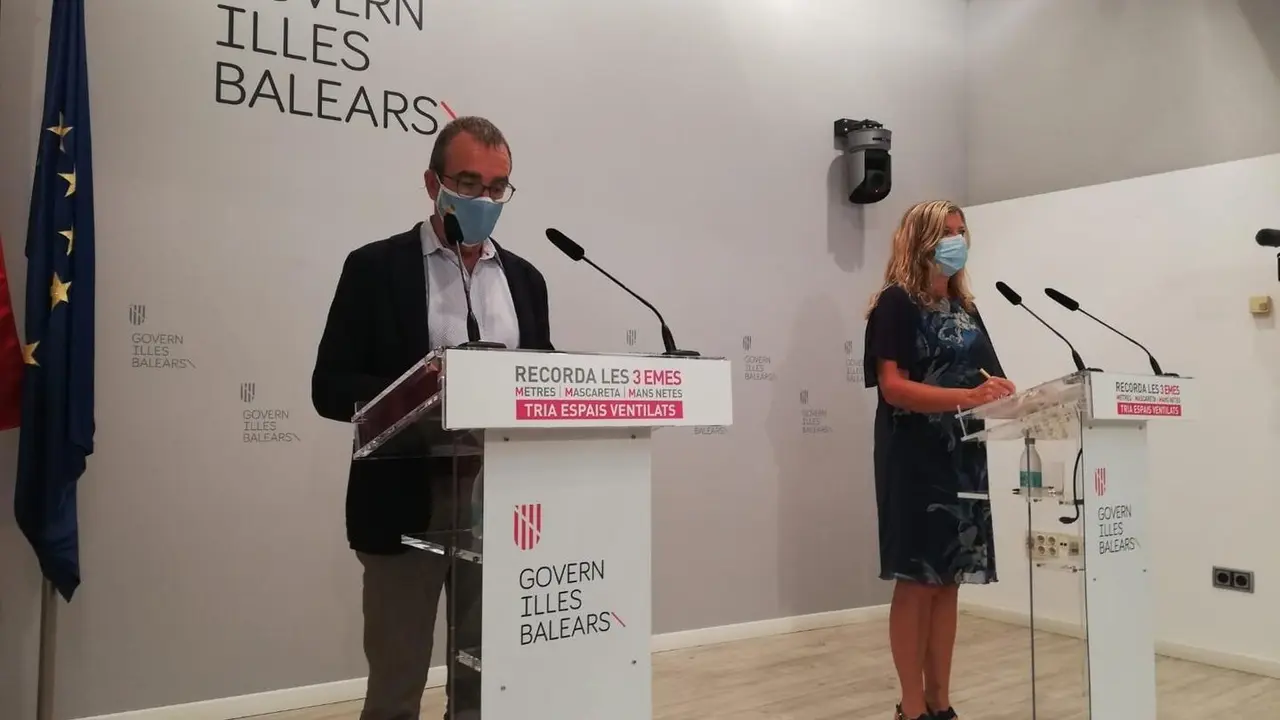 El vicepresidente del Govern, Juan Pedro Yllanes, y la consellera de Salud, Patricia G&oacute;mez, durante la rueda de prensa posterior al Consell de Govern de este lunes.