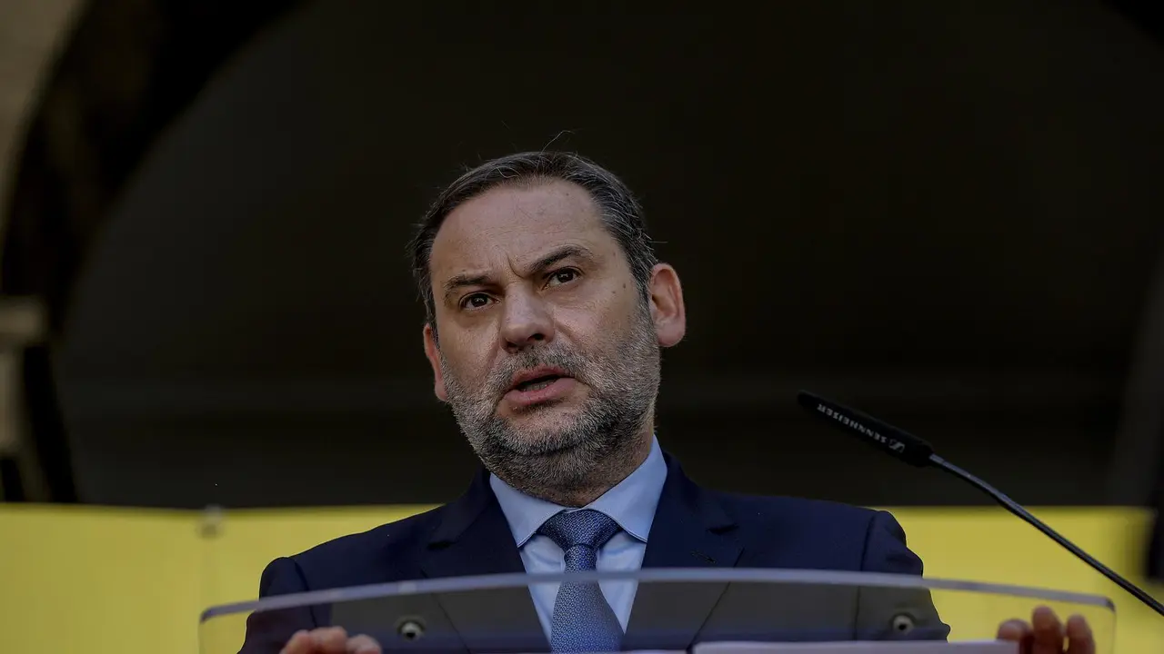 ROBER SOLSONA...20210628...VALENCIA....EL MINISTRO DE TRANSPORTES, JOS&Eacute; LUIS &Aacute;BALOS, PRESENTA EL PROYECTO DE MEJORA FUNCIONAL Y DE LA SEGURIDAD VIAL DE LA A-7, EN EL TRAMO:ENLACE CV-32-ENLACE CV-35, JUNTO A LA DELEGADA DEL BOBIERNO, GLORIA CALERO.