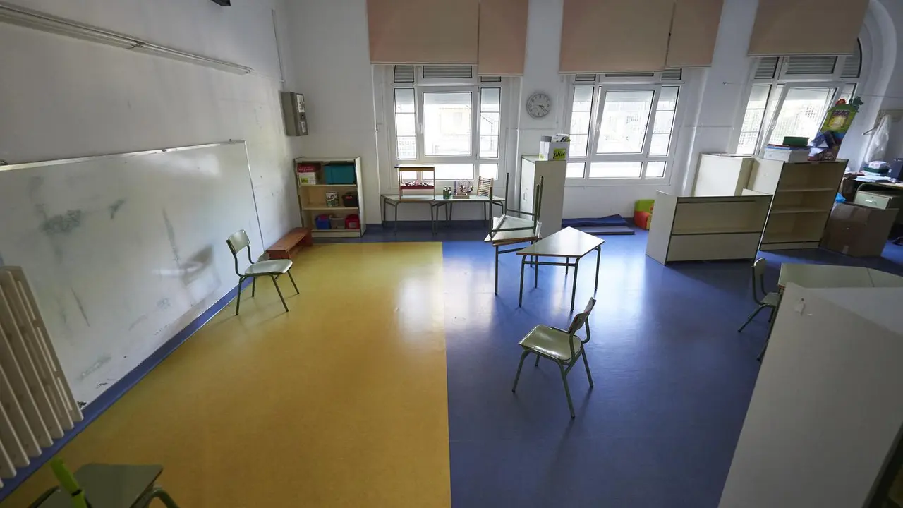 Archivo - Una clase del Colegio P&uacute;blico V&iacute;ctor Pradera en el primer d&iacute;a de colegio del curso escolar 2020-2021en Pamplona, Navarra (Espa&ntilde;a)