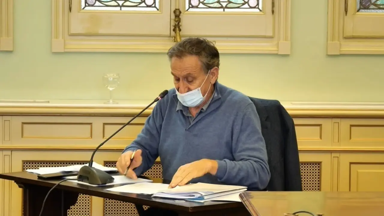 Archivo - El director de Oficina Balear de la Infancia y la Adolescencia, Seraf&iacute;n Carballo, en una comparecencia parlamentaria en la Comisi&oacute;n de Asuntos Sociales, Derechos Humanos y Deportes.