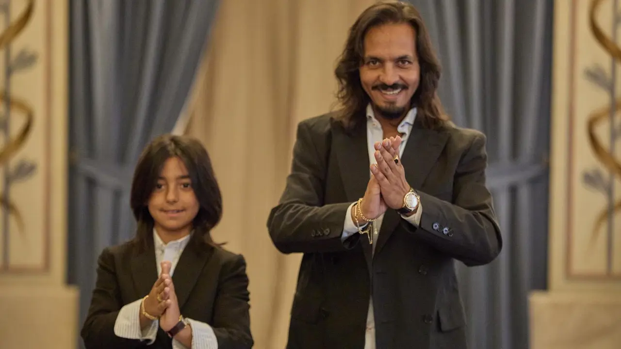 El bailaor sevillano Juan Manuel Fern&aacute;ndez Montoya, conocido como Farruquito, baila junto a su hijo
