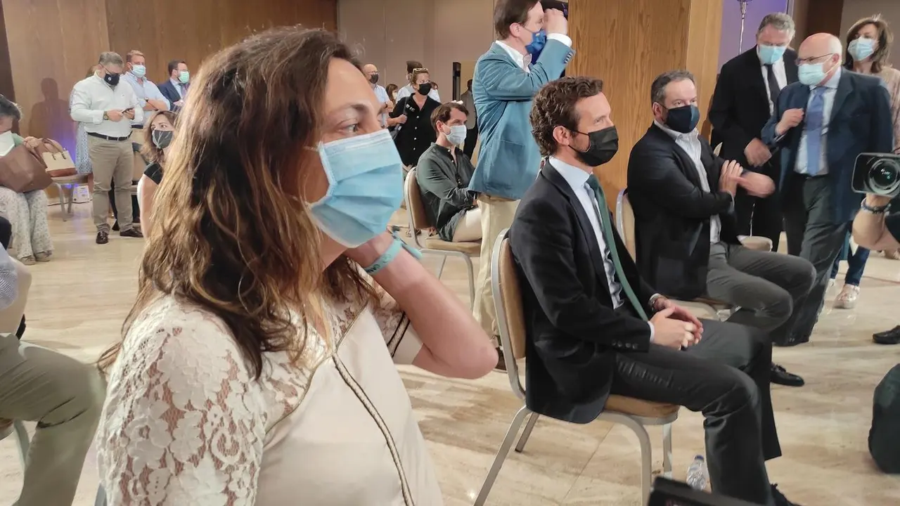 La secretaria general del PP-A, Loles L&oacute;pez, con  el presidente del PP, Pablo Casado, en unas jornadas en C&oacute;rdoba sobre independencia judicial. En C&oacute;rdoba, a 28 de junio de 2021.