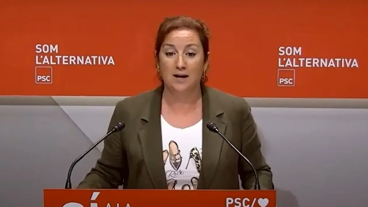 La portavoz del PSC en el Parlament, Al&iacute;cia Romero, en rueda de prensa en la sede del PSC.
