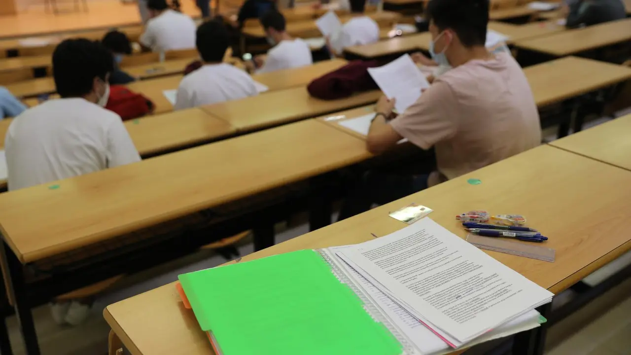 Estudiantes en las pruebas de la EBAU de este 2021 en el Campus de Somosaguas de la Universidad Complutense de Madrid (UCM)