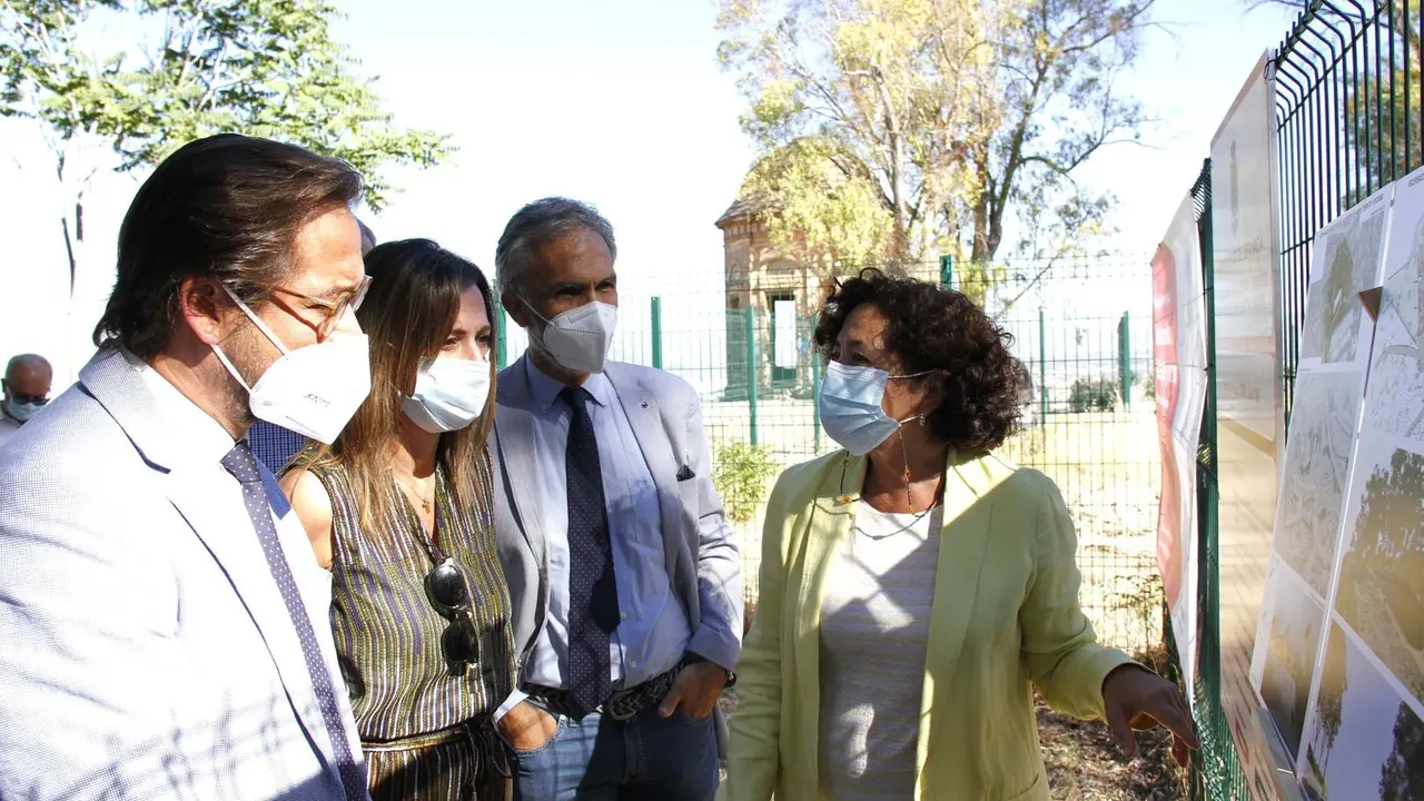 Visita de obras de Junta y UGR en el Alberc&oacute;n de Cartuja