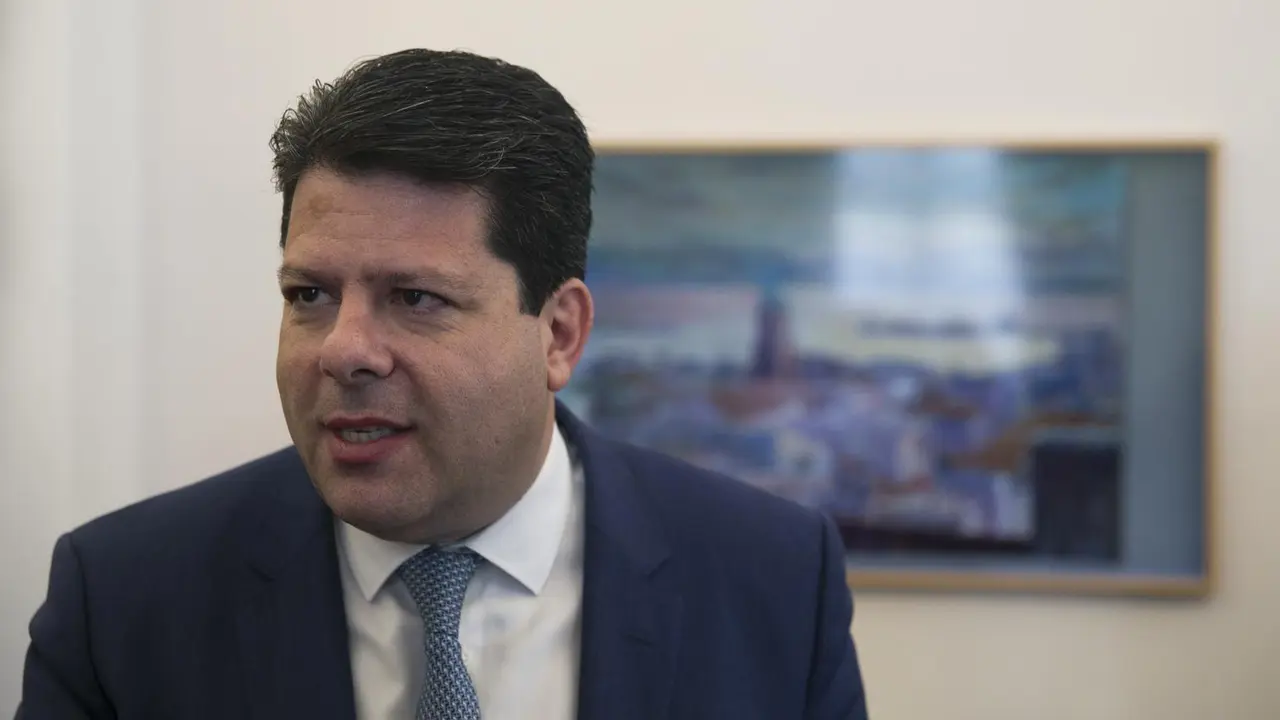 GIBRALTAR, 31.01.20. La presidenta del grupo parlamentario de Adelante Andaluc&iacute;a, Teresa Rodr&iacute;guez, y la portavoz adjunta, &Aacute;ngela Aguilera, atienden a los medios tras reunirse con el ministro principal de Gibraltar, Fabian Picardo, para abordar las implicaciones del 'brexit' en Andaluc&iacute;a. 

