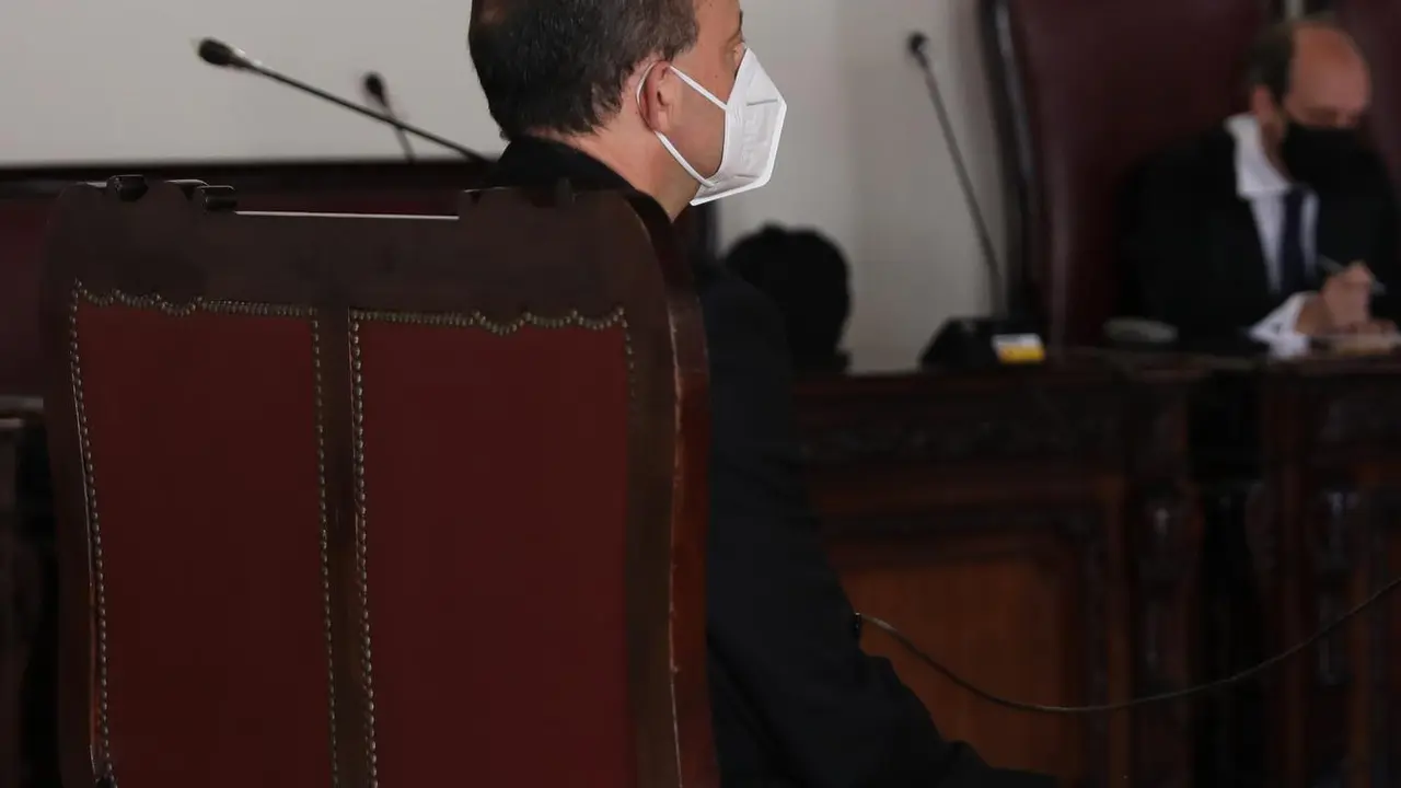 El sacerdote Jos&eacute; Luis Gal&aacute;n acude a declarar a la Audiencia Provincial de Toledo acusado de presuntos abusos sexuales a una menor, a 29 de junio de 2021, en Toledo, Castilla-La Mancha, (Espa&ntilde;a). 