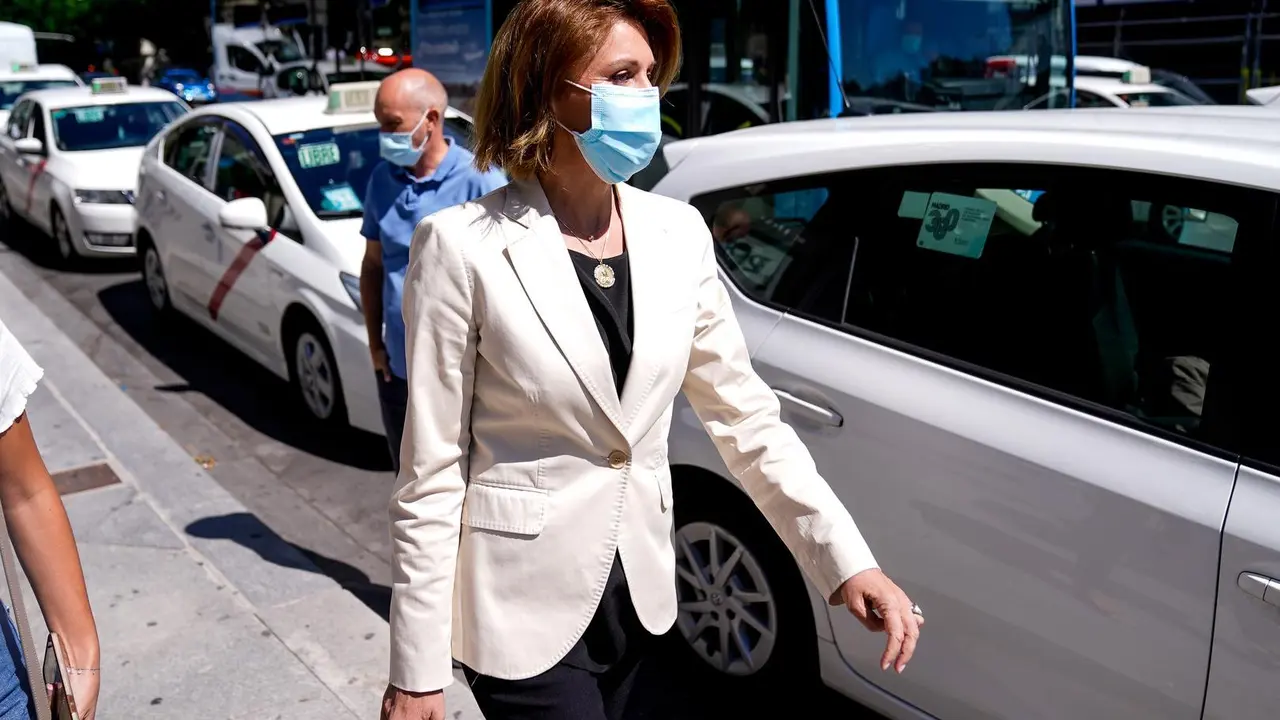 La ex secretaria general del PP Mar&iacute;a Dolores de Cospedal a su salida de la Audiencia Nacional, donde ha declarado como imputada por la 'Operaci&oacute;n Kitchen'