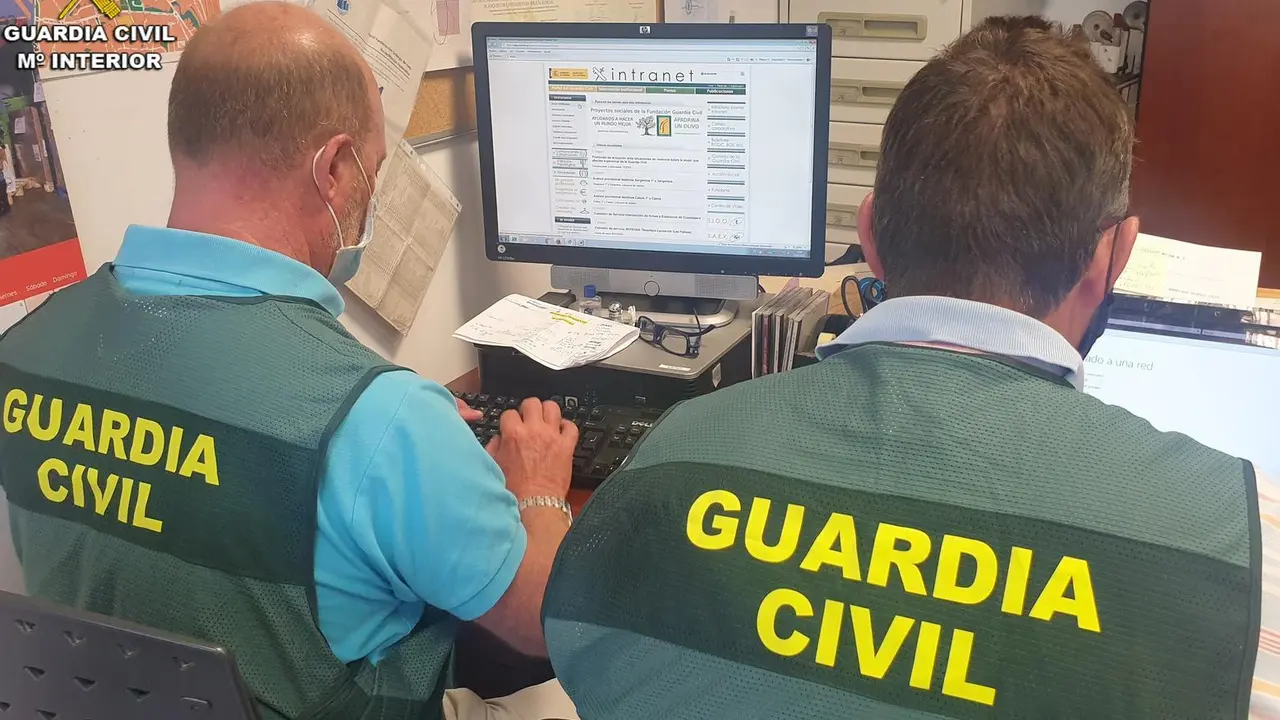 La Guardia Civil detiene a un vecino de Valencia responsable de un grupo criminal que extorsionaba a usuarios de p&aacute;ginas web de contactos sexuales tras una denuncia en O Morrazo.