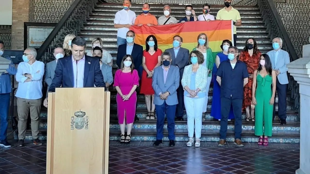Lectura de la declaraci&oacute;n institucional con motivo del D&iacute;a Nacional del Orgullo LGTBI