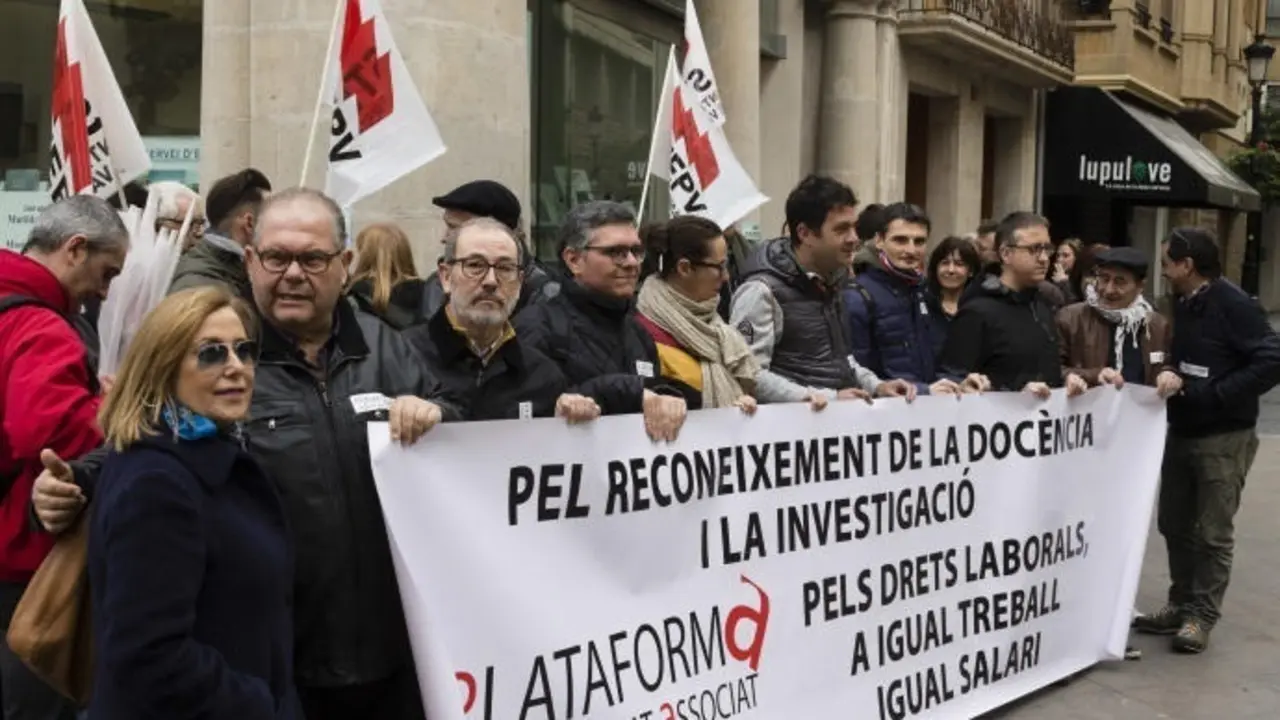 Archivo - Imagen de archivo de una movilizaci&oacute;n de profesores asociados universitarios