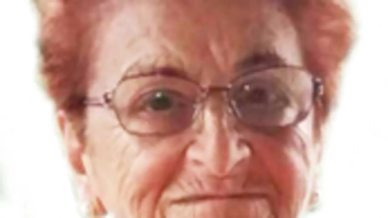 JULIA GOMEZ CAMUS